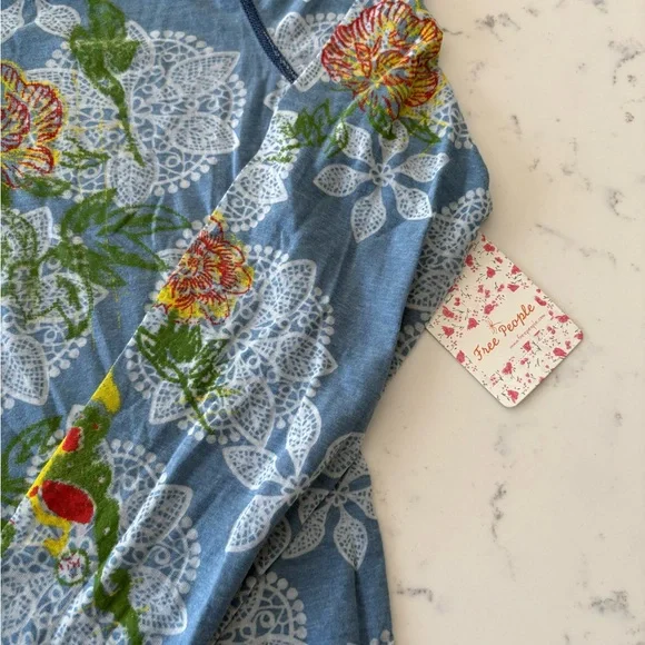 Women’s Vintage Free People Floral Print Long Sleeve Tee - Size Large - Picture 4 of 4